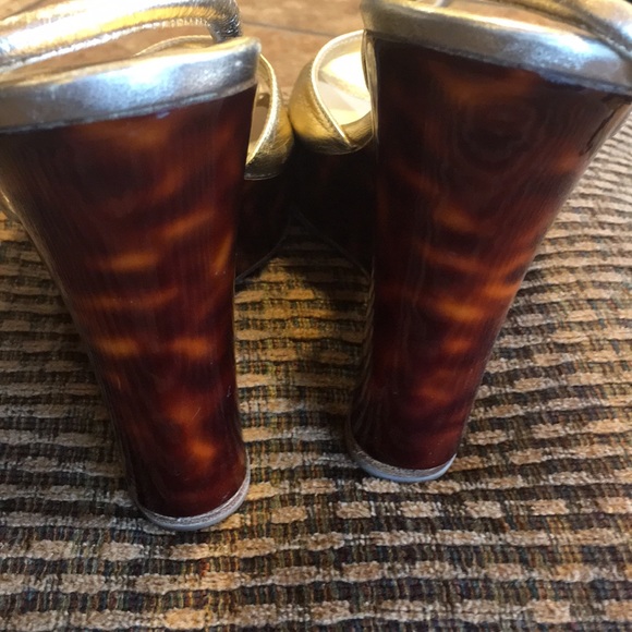 Vintage Dior gold Tortoise colored wedge firm - Picture 9 of 16